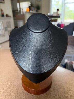 Like New Necklace Display